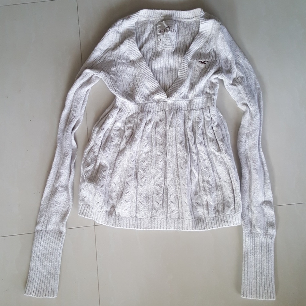 Hollister sweater